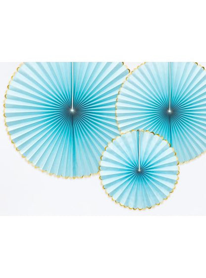 3 abanicos de papel decorativos azul cielo con borde dorado - Yummy - Partydeco | Funidelia