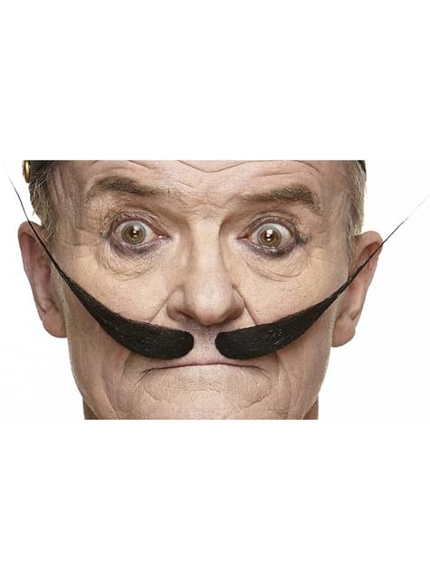 Bigote grueso con separación al medio y puntas hacia arriba