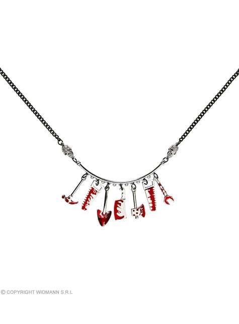Collar de herramientas ensangrentadas