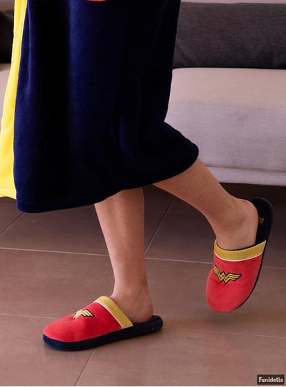 Zapatillas de estar por casa Wonder Woman para adulto - Funiglobal | Funidelia